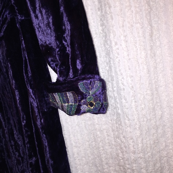 COPY - SOFT SURROUNDINGS velvet robe - Picture 6 of 11